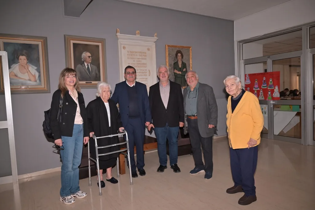 Πάτρα: Πελετίδης και Σαμούρη προσέφεραν γλυκά και χαμόγελα σε ιδρύματα ΦΩΤΟ