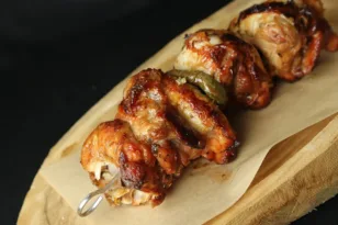 Taste Atlas: Αυτό είναι το ελληνικό φαγητό που βρίσκεται ανάμεσα στις 10 κορυφαίες παραδοσιακές γεύσεις του κόσμου