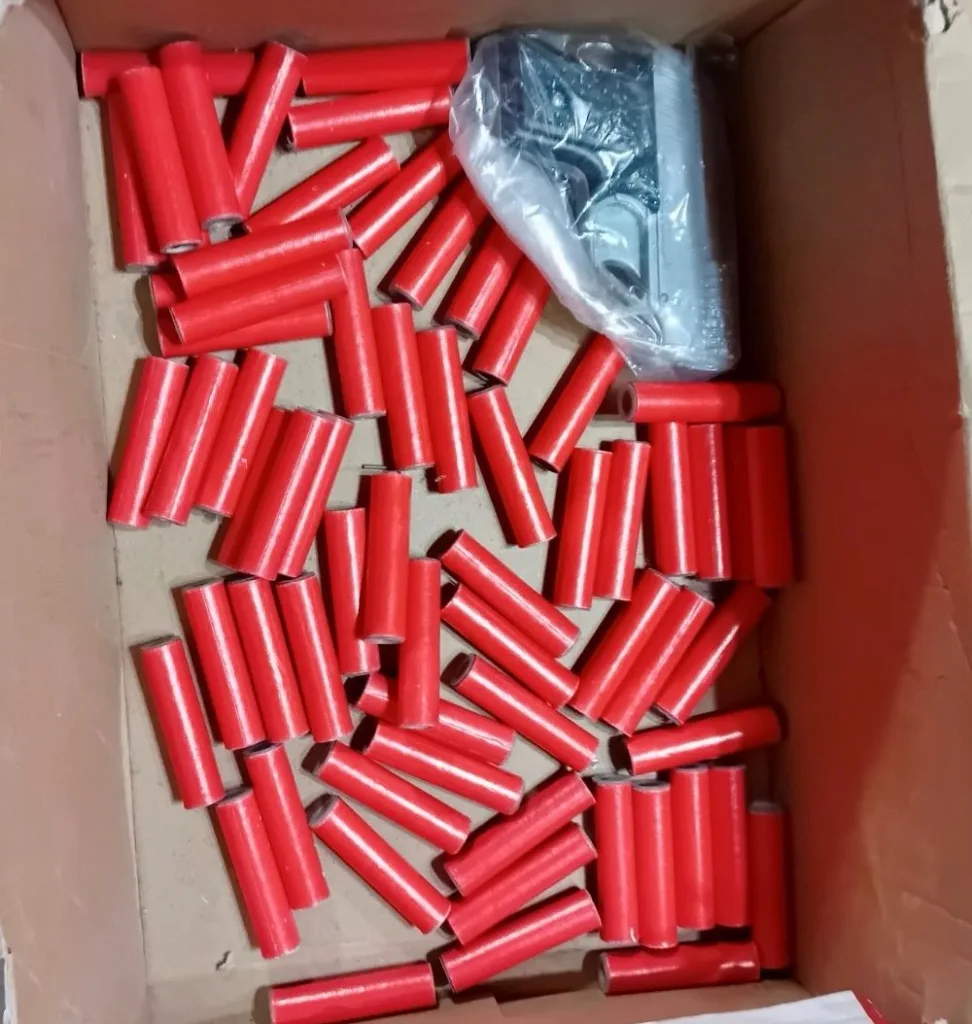 Δυτική Ελλάδα: Τρεις συλλήψεις για κροτίδες, φωτοβολίδες και εκρηκτικά υλικά ΦΩΤΟ