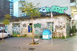 Η Πάτρα που καταρρέει: Ανασφάλεια στην πόλη από τα επικίνδυνα κτίρια – Ανήκουν σε ιδιώτες, Δημόσιο, Δήμο, Εκκλησία