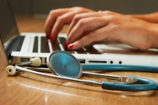 Βρετανία: Ιατρικά δεδομένα 500.000 ανθρώπων εμφανίστηκαν προς πώληση μέσω Alibaba