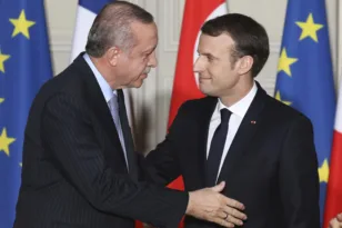 Μακρόν – Ερντογάν σε ανοιχτή γραμμή για Ιράν, Ουκρανία και Στενό του Ορμούζ