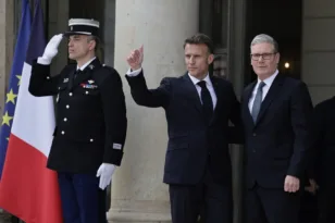 Σύνοδος στο Παρίσι για τα Στενά του Ορμούζ: Σχέδια, διαφωνίες και χαμηλές προσδοκίες