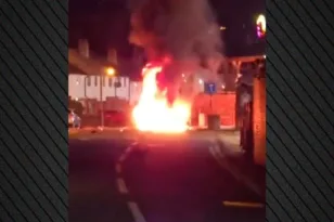 Βόρεια Ιρλανδία: Σύλληψη άνδρα που τοποθέτησε εκρηκτικό μηχανισμό σε όχημα διανομέα μπροστά από αστυνομικό τμήμα