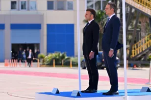 ΖΩΝΤΑΝΑ Μητσοτάκης – Μακρόν στη φρεγάτα «Κίμων»: Η επίσκεψη πριν από τις υπογραφές για τη νέα αμυντική συνεργασία