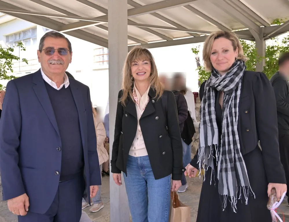 Πάτρα: Πελετίδης και Σαμούρη προσέφεραν γλυκά και χαμόγελα σε ιδρύματα ΦΩΤΟ