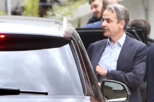 Στον Ευαγγελισμό ο Μητσοτάκης για τον Γιώργο Μυλωνάκη μετά τη διασωλήνωσή του στη ΜΕΘ βιντεο