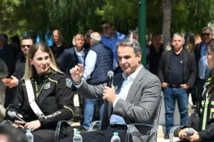 Μητσοτάκης για οδική ασφάλεια: «Τέλος στο σβήσιμο κλήσεων με ένα τηλέφωνο» – Αιχμή οι κάμερες και η μείωση των θανατηφόρων