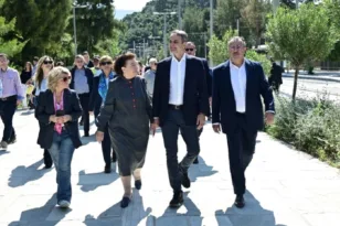 Μητσοτάκης στη Βασιλίσσης Όλγας για την ανάπλαση που άνοιξε ξανά μετά από έξι χρόνια