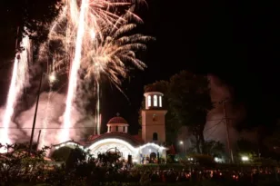 Ιερέας αντί να ψάλει το «Χριστός Ανέστη» βρέθηκε στο κρατητήριο!