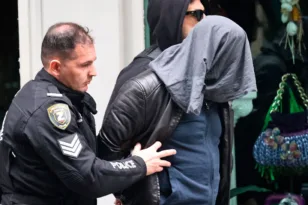 Θρίλερ στην Αθήνα: Ερωτήματα για την πτώση από τον 4ο όροφο, τι υποστηρίζει ο Ιταλός ύποπτος