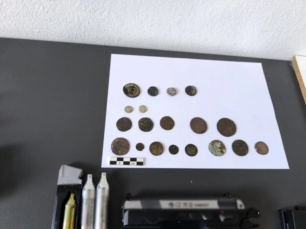 Κύθηρα: Έβγαλε αρχαίο νόμισμα στο σφυρί μέσω διαδικτύου και τον «σήκωσε» η ΕΛ.ΑΣ.