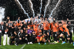 Μαθητές αντί για προσευχή τραγουδούσαν τον ύμνο του ΟΦΗ, ΒΙΝΤΕΟ