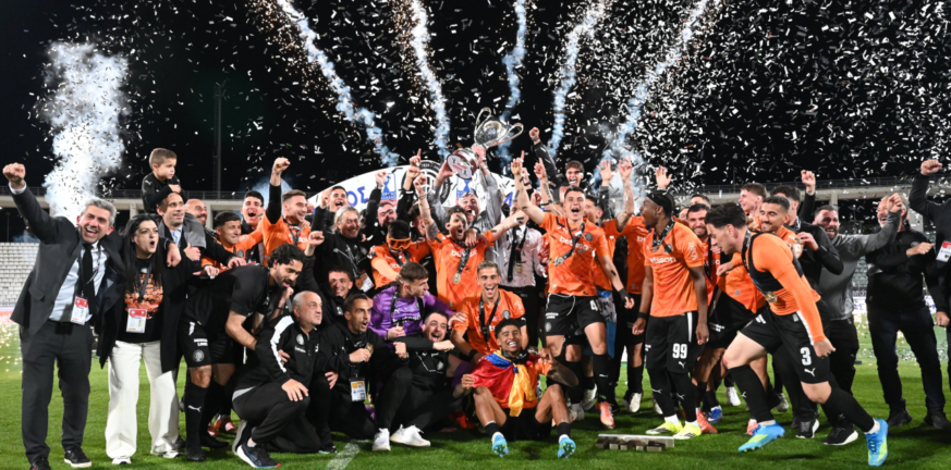 Μαθητές αντί για προσευχή τραγουδούσαν τον ύμνο του ΟΦΗ, ΒΙΝΤΕΟ