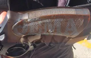 Πολλά μαζεμένα τα περίεργα για τον 89χρονο: Είχε αφήσει φυσίγγια σε εισαγγελέα, πήρε άδεια οπλοφορίας στα 81 του!