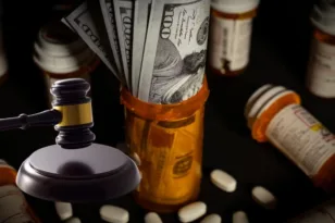 Purdue Pharma: Πρόστιμο άνω των 8 δισ. δολαρίων για την κρίση των οπιοειδών