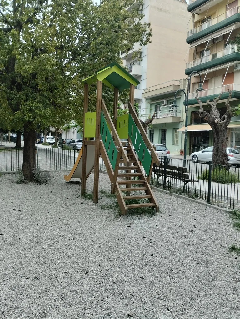 Πάτρα: Παραδόθηκαν δύο ανακαινισμένες παιδικές χαρές σε Αγία Λαύρα και Ελεκίστρα ΦΩΤΟ