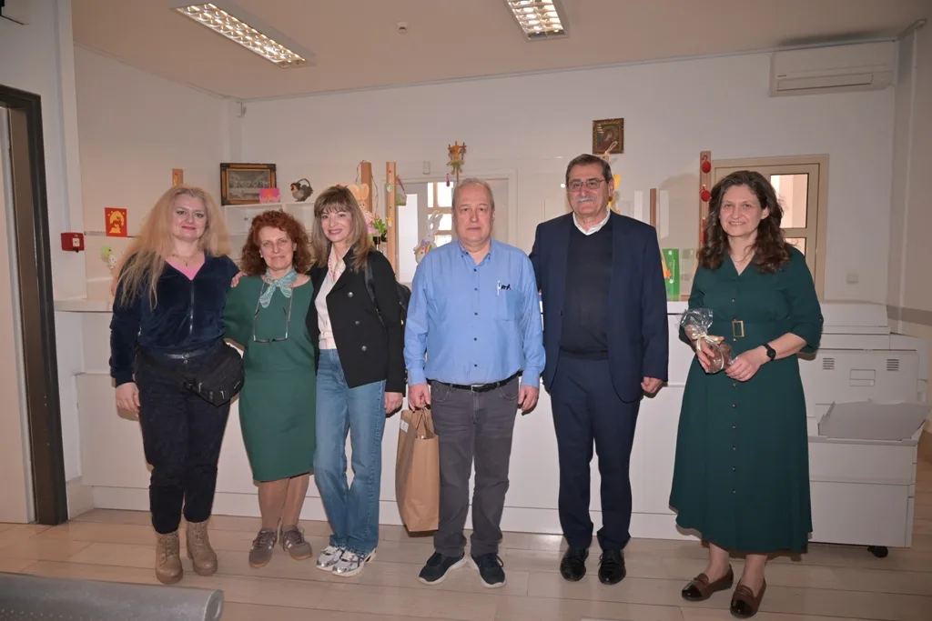 Πάτρα: Πελετίδης και Σαμούρη προσέφεραν γλυκά και χαμόγελα σε ιδρύματα ΦΩΤΟ