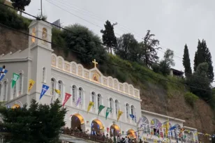 Αίγιο: Λαοθάλασσα πίστης στην Παναγία Τρυπητή