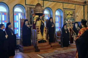 Αίγιο: Με λαμπρότητα και πλήθος πιστών η πανήγυρη της Παναγίας Τρυπητής ΦΩΤΟ