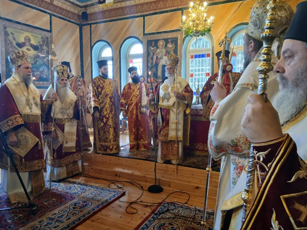 Αίγιο: Με λαμπρότητα και πλήθος πιστών η πανήγυρη της Παναγίας Τρυπητής ΦΩΤΟ