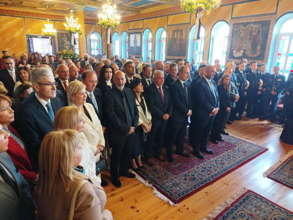 Αίγιο: Με λαμπρότητα και πλήθος πιστών η πανήγυρη της Παναγίας Τρυπητής ΦΩΤΟ