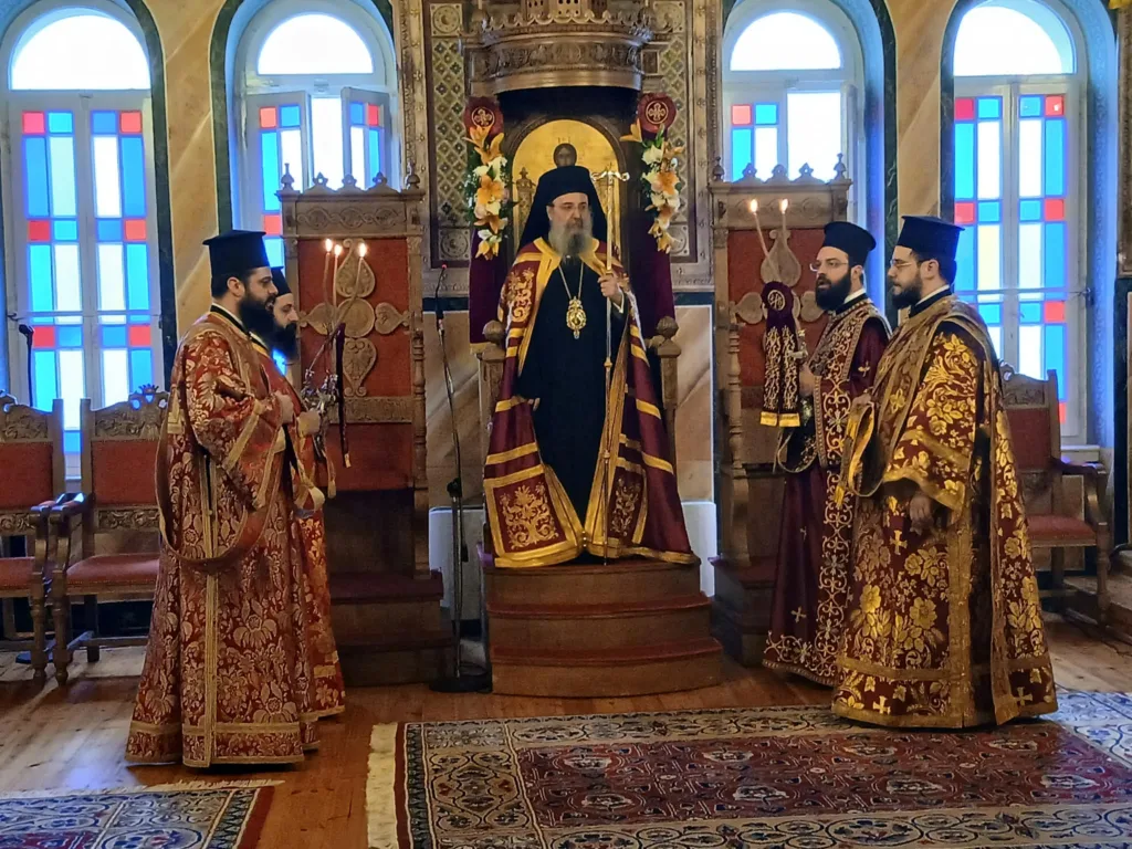 Αίγιο: Με λαμπρότητα και πλήθος πιστών η πανήγυρη της Παναγίας Τρυπητής ΦΩΤΟ