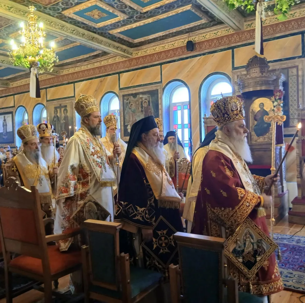 Αίγιο: Με λαμπρότητα και πλήθος πιστών η πανήγυρη της Παναγίας Τρυπητής ΦΩΤΟ