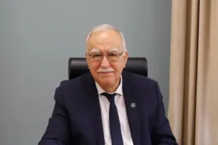 «Ο θρίαμβος της ζωής επί του θανάτου, η συντριβή του σκότους απ’ το φως, η νίκη της ελπίδας, της πίστης και της αισιοδοξίας»