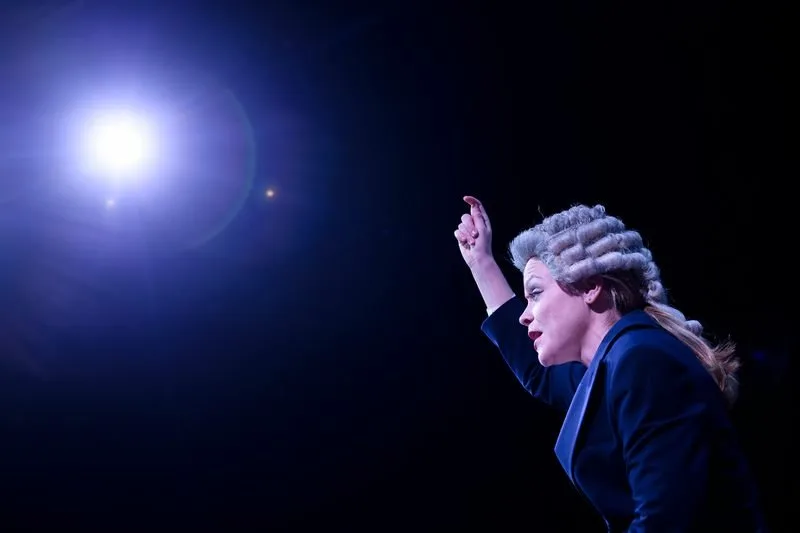 Λένα Παπαληγούρα για το «Prima Facie»: Το τραύμα, η Δικαιοσύνη και η στιγμή που όλα ανατρέπονται