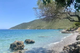 Απάτητες Παραλίες 2026: Η νέα λίστα με τις 251 προστατευόμενες περιοχές, τι απαγορεύεται ΠΙΝΑΚΕΣ