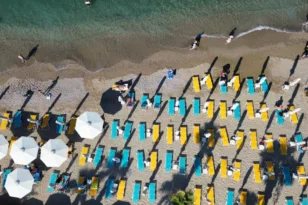 Κοινωνικός τουρισμός 2026: Πού μένεις δωρεάν έως 12 νύχτες