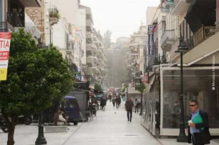 Μικροσωματίδια πολιορκούν την Πάτρα: Τα τζάκια βασικός «ένοχος» της ρύπανσης