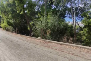 Πάτρα: Καθίζηση στο Δασύλλιο – «Παγίδα» για απορριμματοφόρο, τραυματίστηκε εργαζόμενος