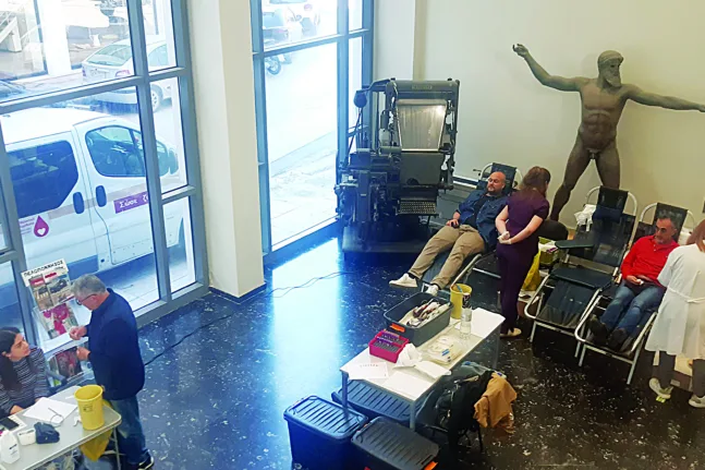 Εθελοντική αιμοδοσία στην «Π»: Προσφορά στον πάσχοντα συνάνθρωπο