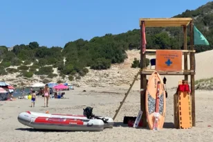 Θωρακίζει παραλίες η Δ. Αχαΐα: Δέκα πύργοι και πλήρης ναυαγοσωστική κάλυψη