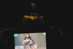 Πάτρα: Το βραβευμένο «REC.» της Μελίνας Καριώρη έρχεται στο θέατρο act