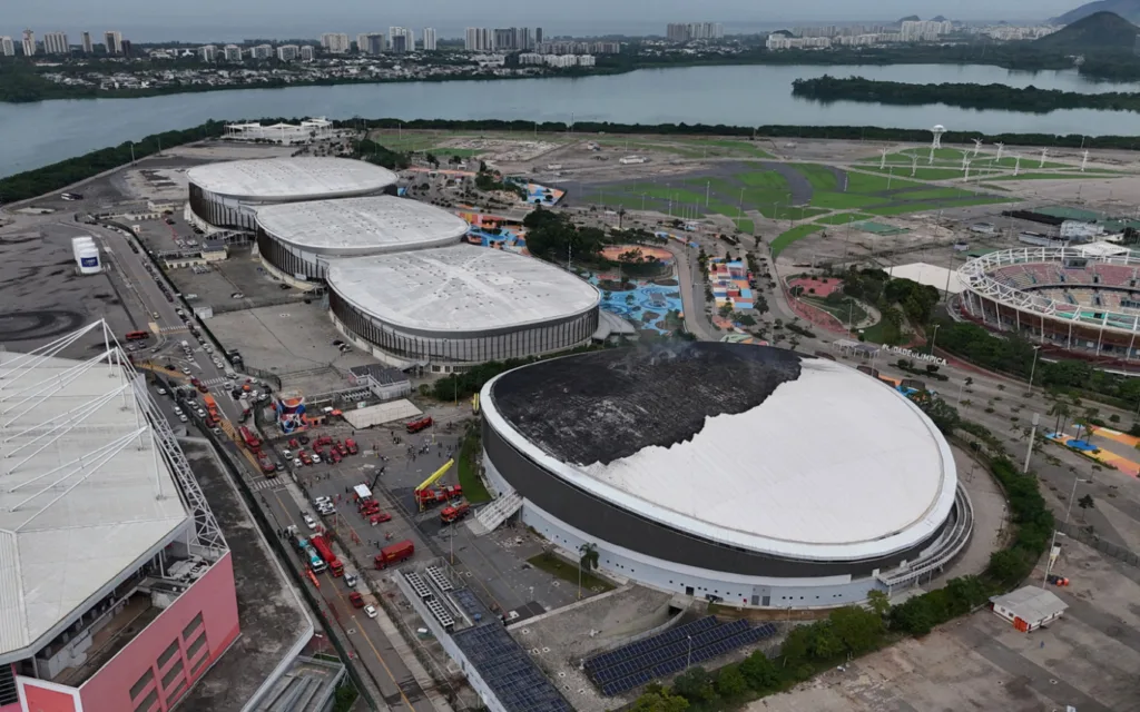 Φωτιά στο Ολυμπιακό Ποδηλατοδρόμιο του Ρίο: Ζημιές στην οροφή, σώθηκε η αγωνιστική πίστα