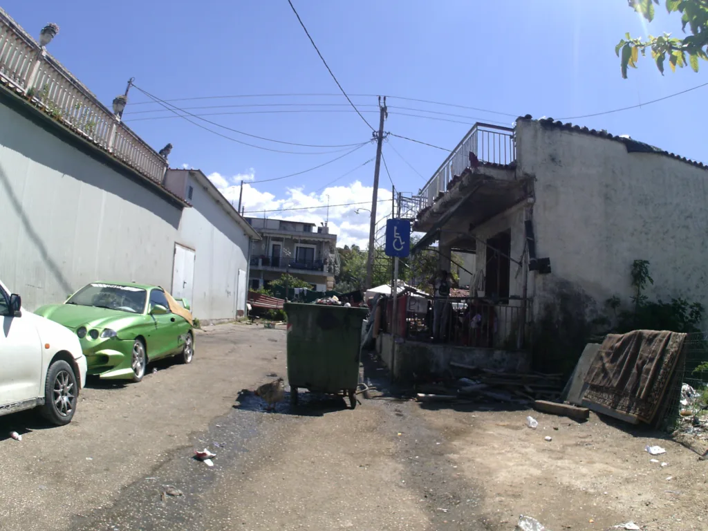 Πάροδρος Ναυμαχίας Έλλης: Η «αόρατη» υγειονομική βόμβα της Πάτρας - Ανθρωποι και ποντίκια