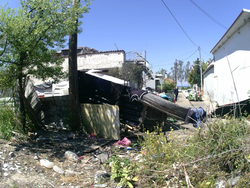 Πάροδρος Ναυμαχίας Έλλης: Η «αόρατη» υγειονομική βόμβα της Πάτρας - Ανθρωποι και ποντίκια