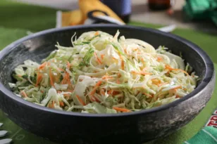 Πέντε πανάλαφρες τροφές γεμάτες υγεία, αλλά που σε χορταίνουν μόνο για…μισή ώρα!