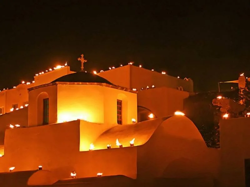 Σαντορίνη: Το Πάσχα της κατάνυξης και του φωτός