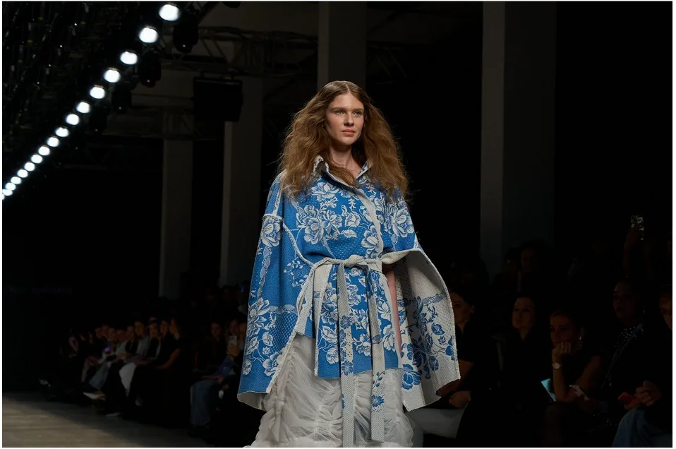 Κώδικας Αυθεντικότητας: Πώς οι Τοπικές Παραδόσεις Γίνονται Παγκόσμια Τάση Μόδας