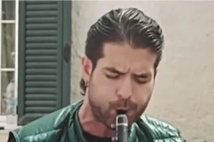 Άρης Μουγκοπέτρος: Επιστροφή με το κλαρίνο και μήνυμα δύναμης έναν χρόνο μετά τον τραυματισμό