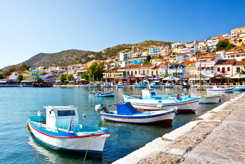 4+2 προορισμοί για solo travellers τα Σαββατοκύριακα του καλοκαιριού 4+2 προορισμοί για solo travellers τα Σαββατοκύριακα του καλοκαιριού