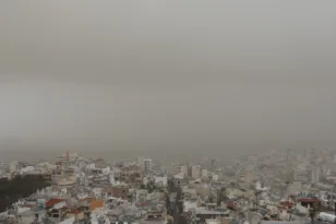 Καιρός: Η αφρικανική σκόνη «πνίγει» Επτάνησα, Δυτική Ελλάδα, Στερεά Ελλάδα και Ήπειρο, ΧΑΡΤΕΣ