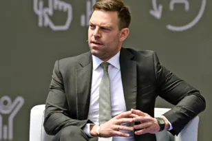 Σκιές ρίχνει ο Στέφανος Κασσελάκης για το πτυχίο του Μακάριου Λαζαρίδη!