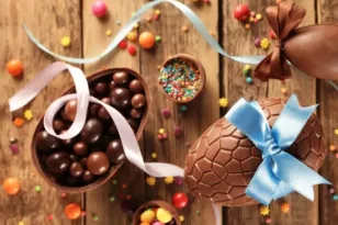 Το κακάο πέφτει, τα σοκολατένια αυγά όχι: Γιατί επιμένουν οι υψηλές τιμές