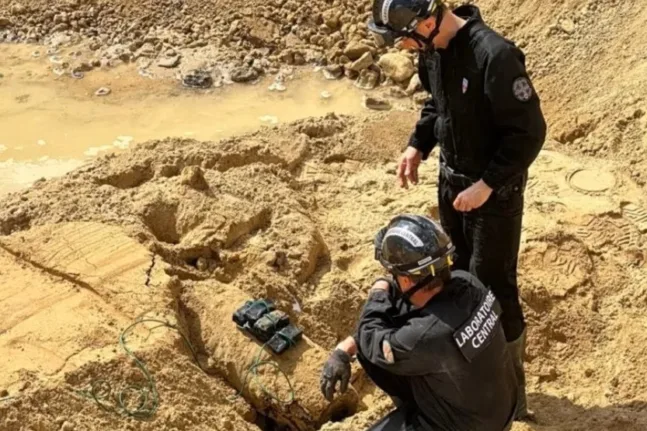 Βίντεο από την ελεγχόμενη έκρηξη βόμβας του Β’ Παγκοσμίου Πολέμου έξω από το Παρίσι