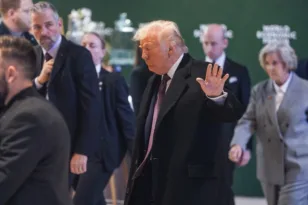 Δημοσκόπηση Reuters/Ipsos: Οι ισχυρισμοί Τραμπ για νοθεία βαθαίνουν τη δυσπιστία στις εκλογές